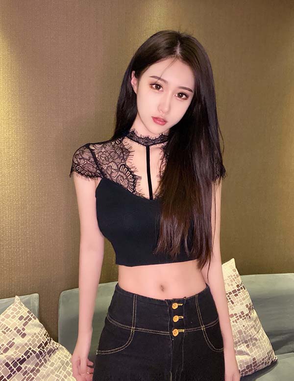 温哥华外围女大学生